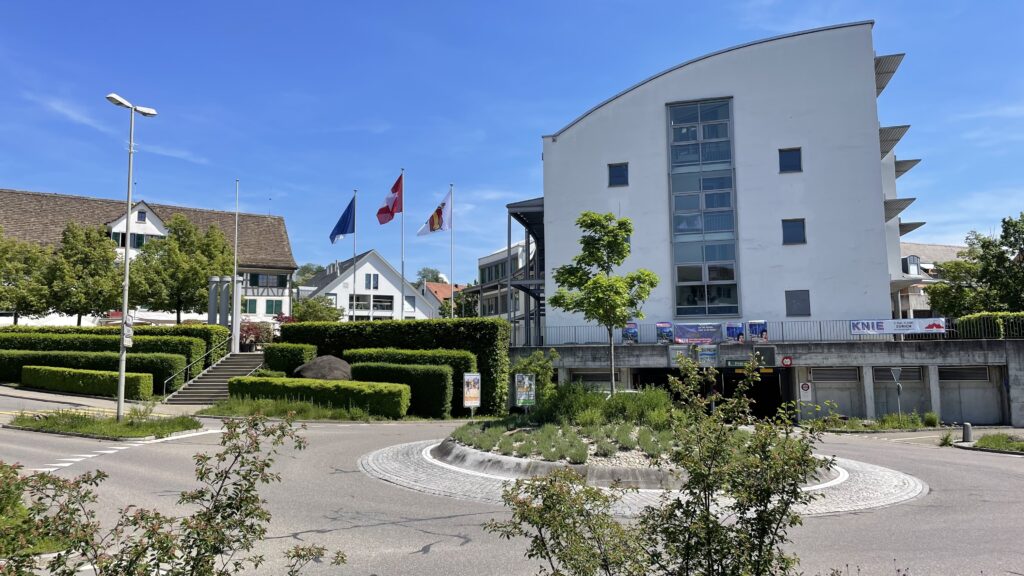 Westansicht des Gemeindehauses Stäfa